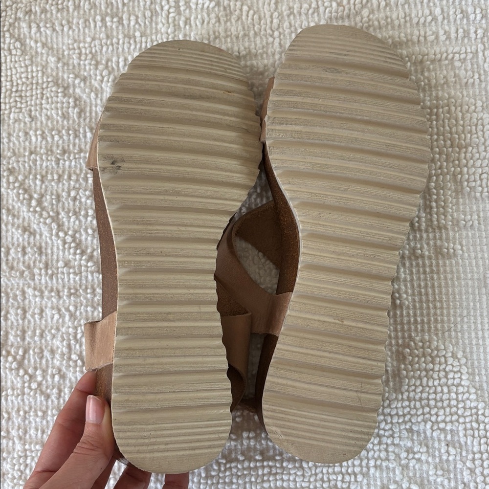 Inter Bios leather t strap sandles size 38 - Picture 4 of 6